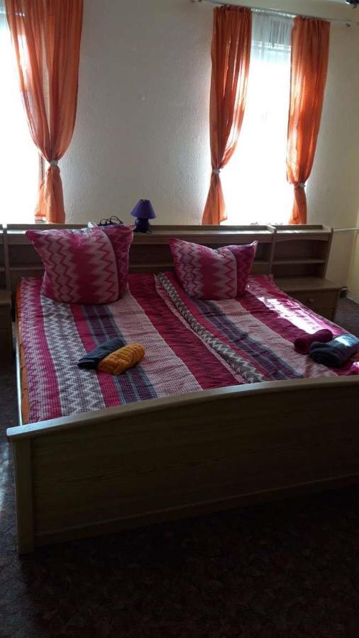 Art DDR: Classic East German-Style Room with Wi-Fi Blankenburg  Exterior photo